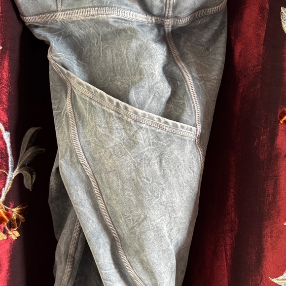 Gray Patterned Leggings - Picture 2 of 5